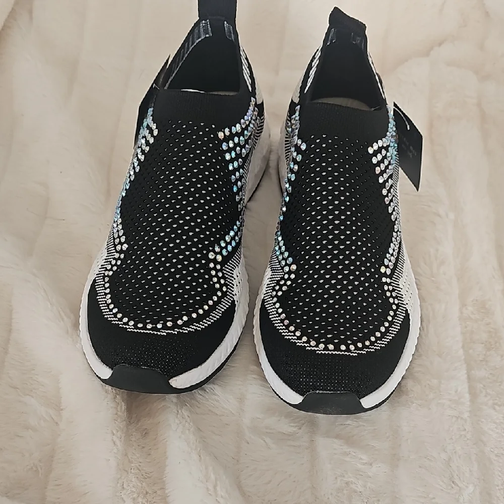 bernie mev. Black and White Vegan Sneakers